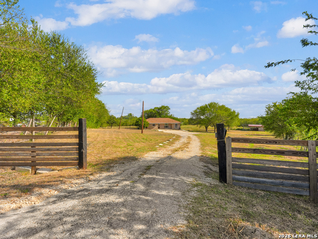 101 Montz Pt Property Photo 4