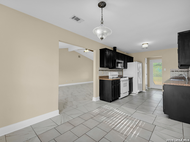 101 Montz Pt Property Photo 12