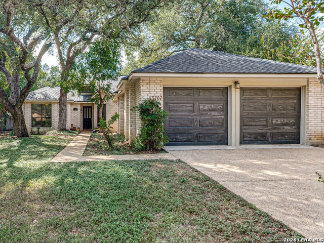13707 Hunters Hawk St Property Photo 2