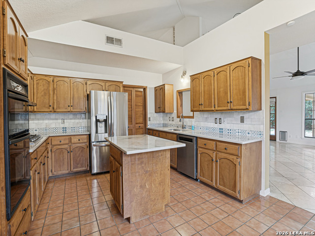 13707 Hunters Hawk St Property Photo 7