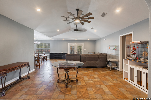 2085 Olmos Park Circle Property Photo 6