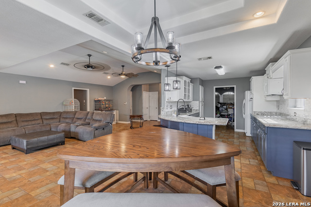 2085 Olmos Park Circle Property Photo 13