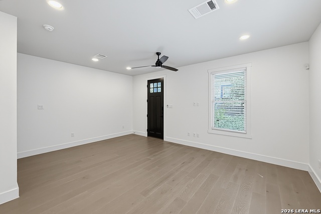 311 E Evergreen Property Photo 19