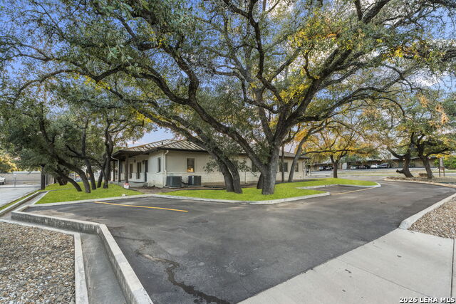 9518 Tioga Dr Property Photo 4