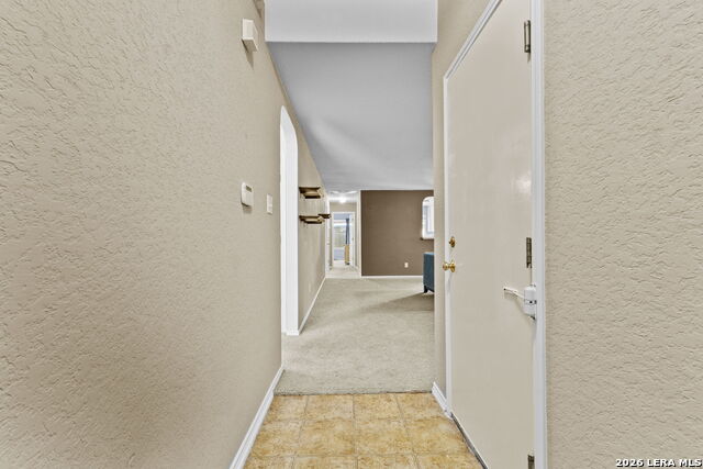 727 Eagles Gln Property Photo 4