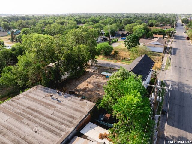 825 Montezuma St Property Photo 4