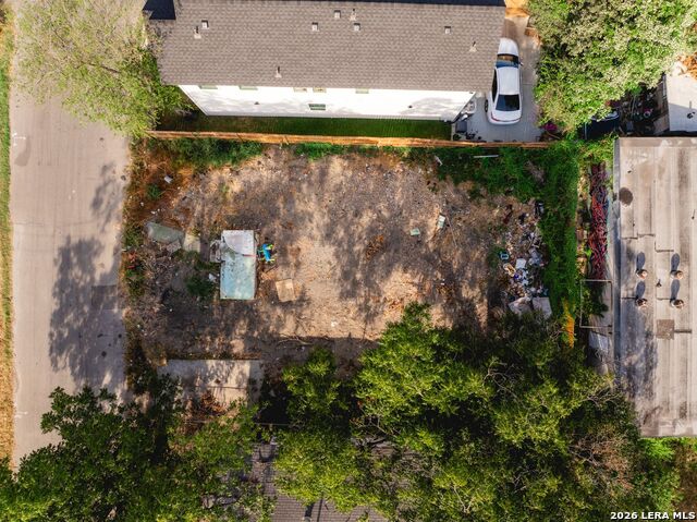 825 Montezuma St Property Photo 16