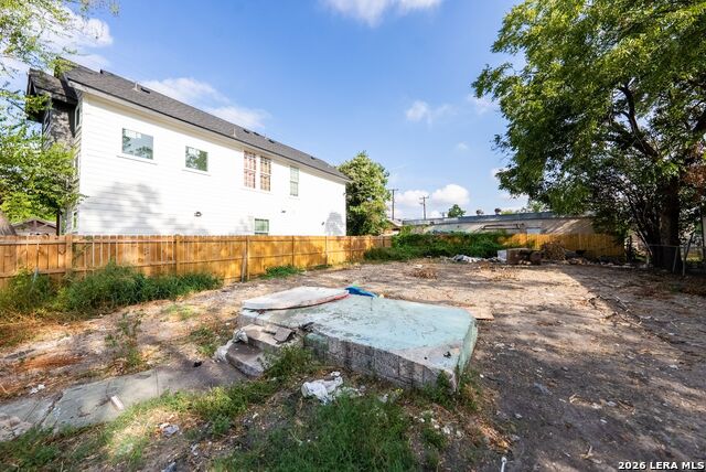 825 Montezuma St Property Photo 20