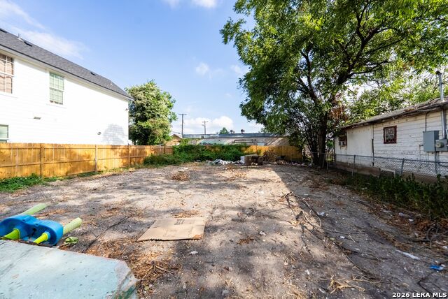 825 Montezuma St Property Photo 21