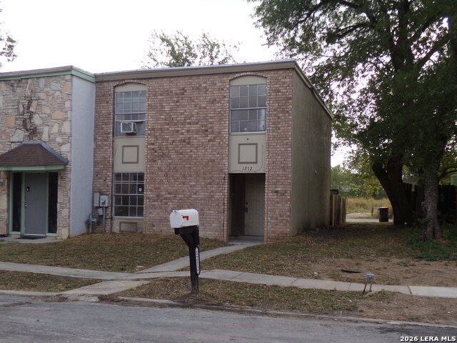 1212 Churing Dr Property Photo 2