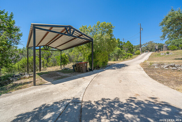 3024 Fallbrook Manor Property Photo 4