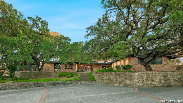 7142 Oakridge Property Photo 1