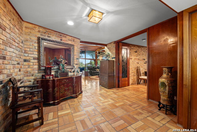7142 Oakridge Property Photo 5