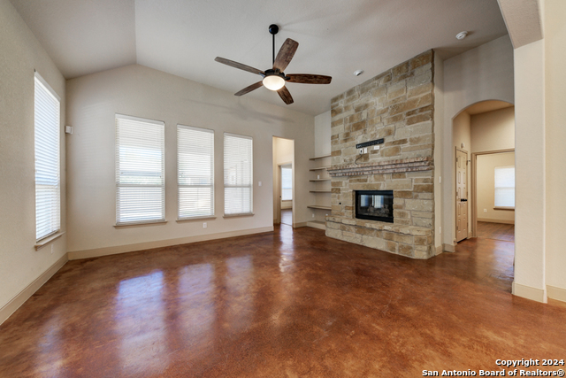 511 Pecan Forest Property Photo 6