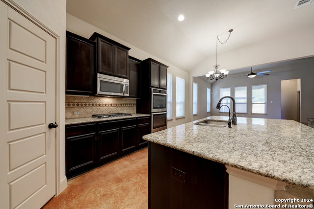 511 Pecan Forest Property Photo 12