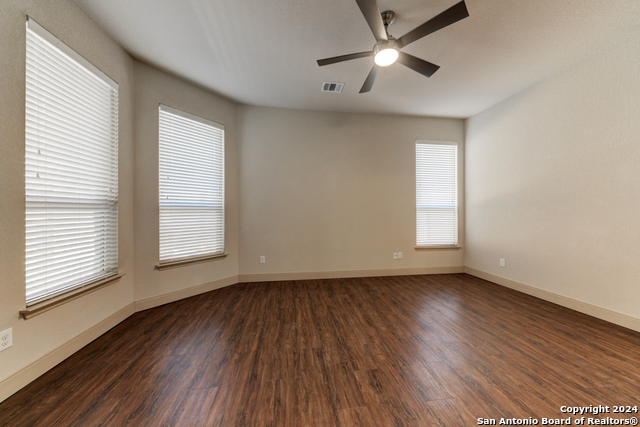511 Pecan Forest Property Photo 14