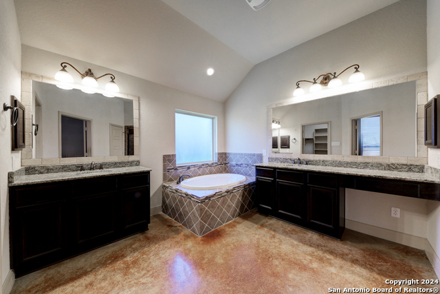 511 Pecan Forest Property Photo 17