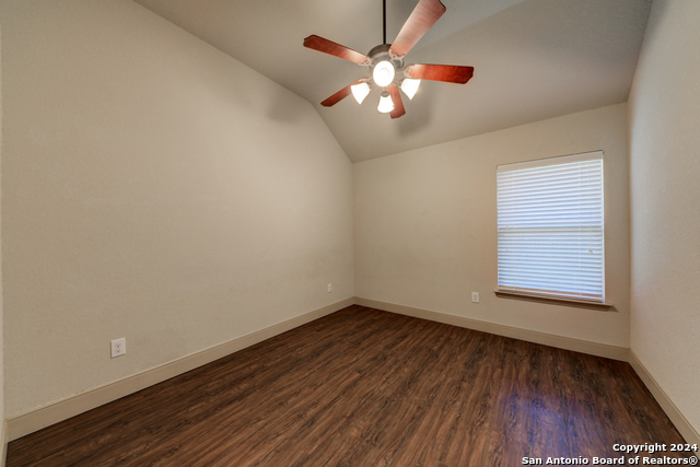 511 Pecan Forest Property Photo 20