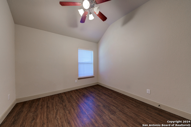 511 Pecan Forest Property Photo 23