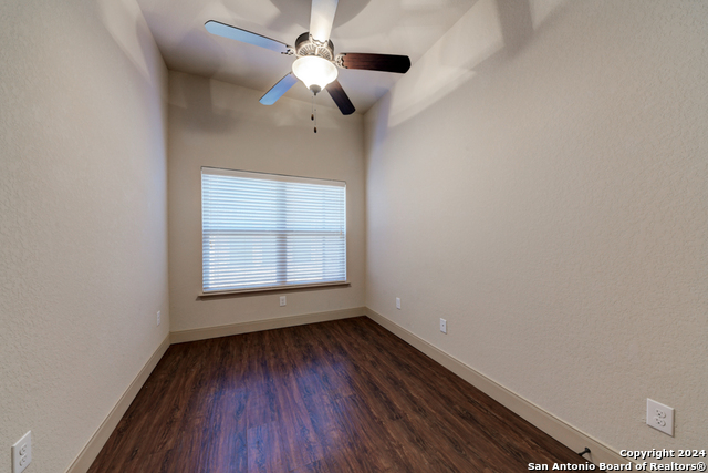 511 Pecan Forest Property Photo 26