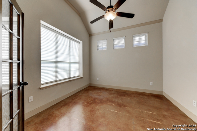 511 Pecan Forest Property Photo 29