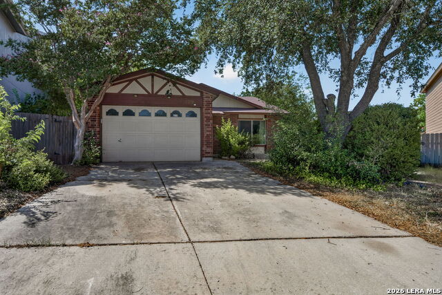 7359 CLIPPER OAK DR Property Photo 1