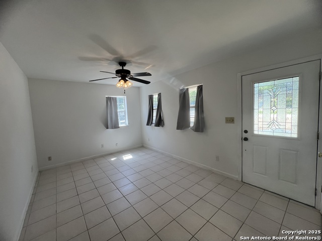 568 Lake Frst Property Photo 3