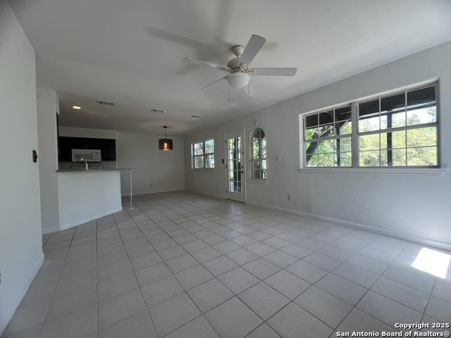 568 Lake Frst Property Photo 5