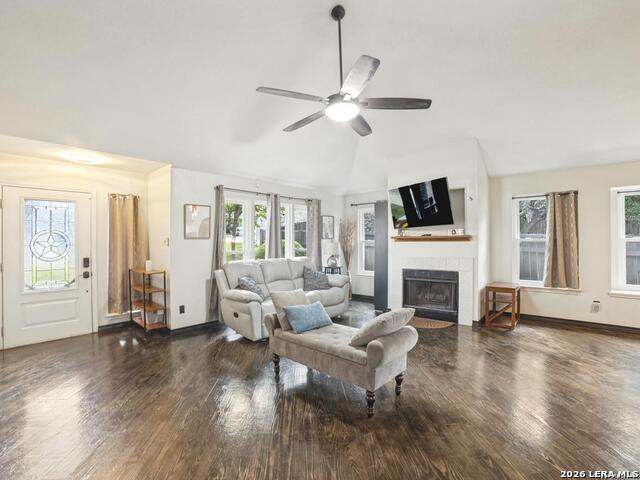 11611 Dundalk Property Photo 3