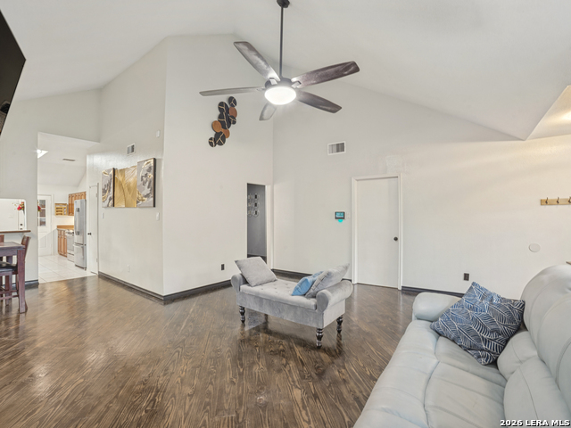 11611 Dundalk Property Photo 5