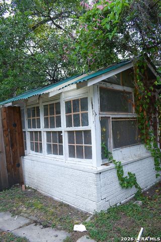 2246 E Houston St Property Photo 14