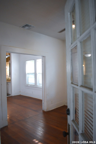 2246 E Houston St Property Photo 15