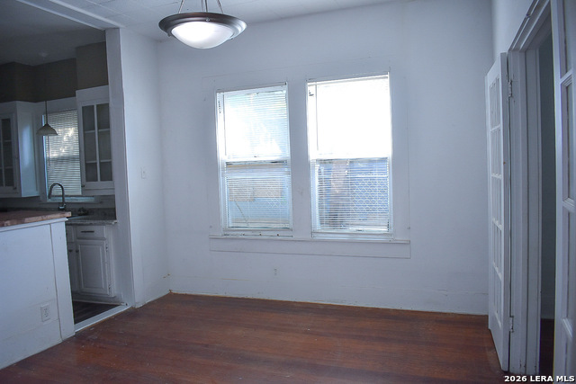 2246 E Houston St Property Photo 18
