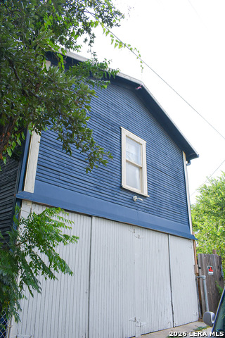 2246 E Houston St Property Photo 19