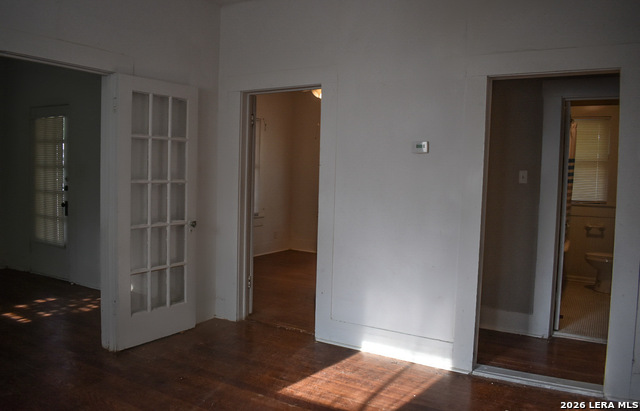 2246 E Houston St Property Photo 20