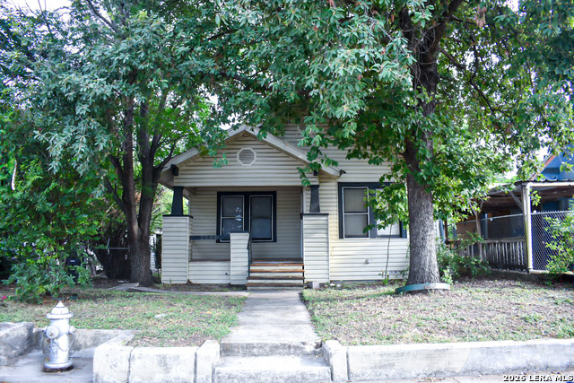 2246 E Houston St Property Photo 24