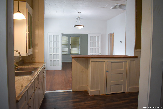 2246 E Houston St Property Photo 29