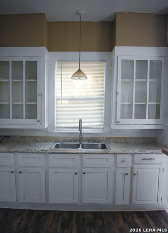 2246 E Houston St Property Photo 31