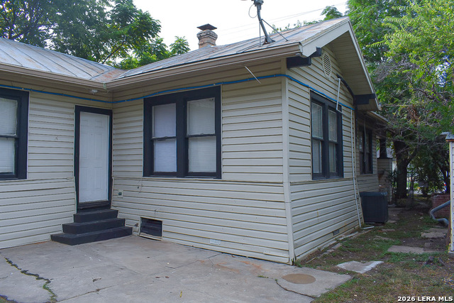 2246 E Houston St Property Photo 32