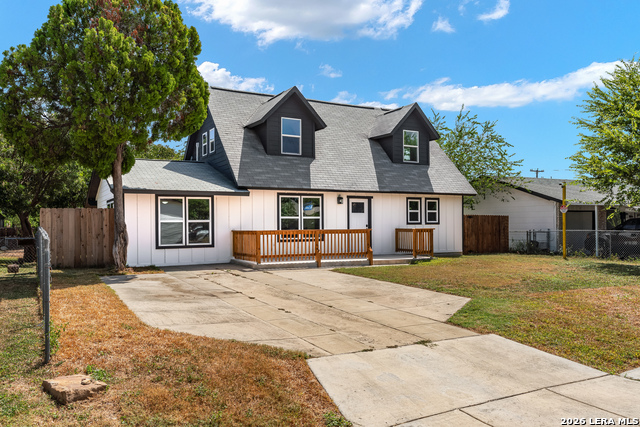 214 RAMBLING DR