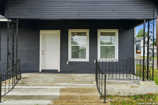 602 Canton Property Photo 3