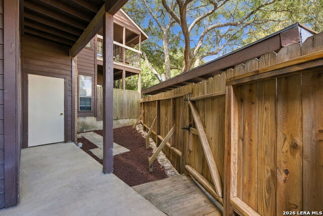 8633 Datapoint Dr Property Photo 18