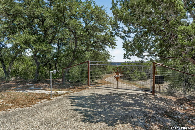 109 Rolling View Dr Property Photo 1