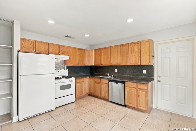9459 Points Edge Property Photo 9
