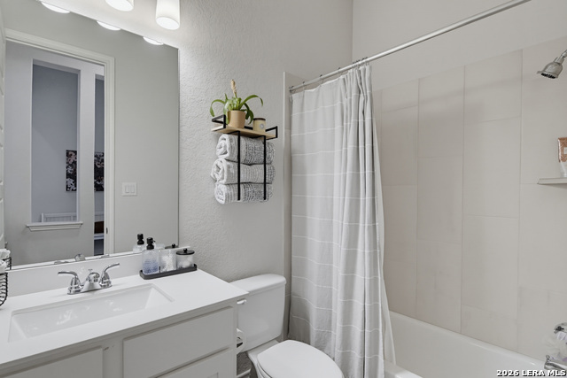 3120 Creek Ridge St Property Photo 10