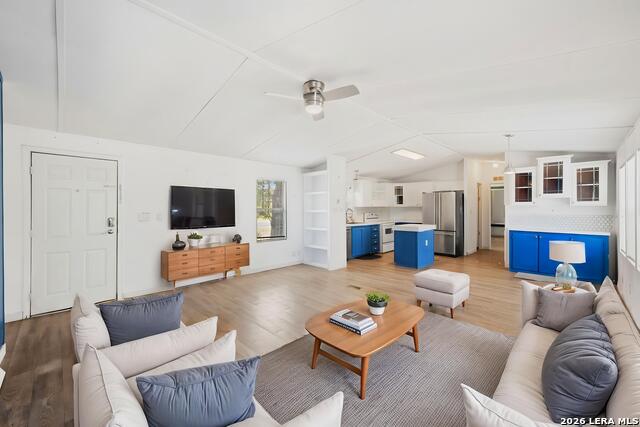 22935 Shady Forest Property Photo 3
