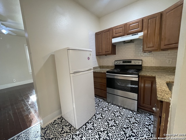 235 Barrera St Property Photo 7