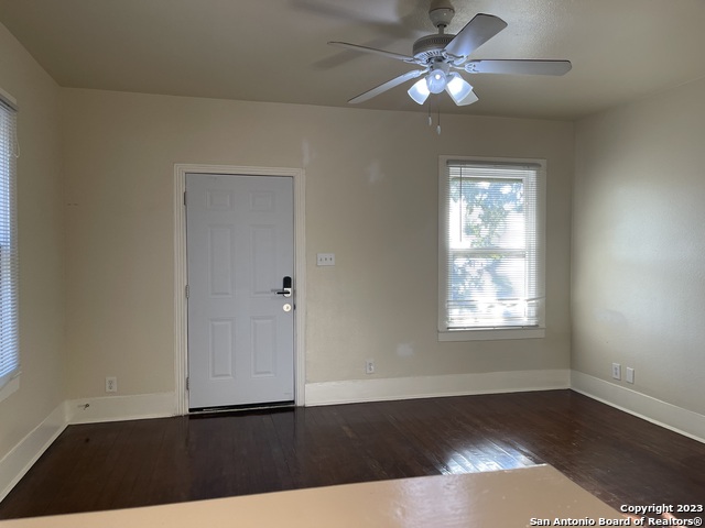 235 Barrera St Property Photo 10