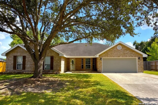 909 Queens Dr Property Photo 1