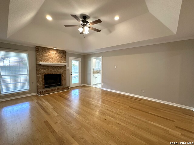 909 Queens Dr Property Photo 3